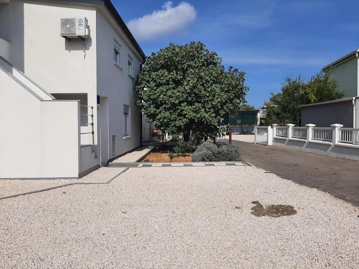 Apartman Bunaric Vir Exterior photo