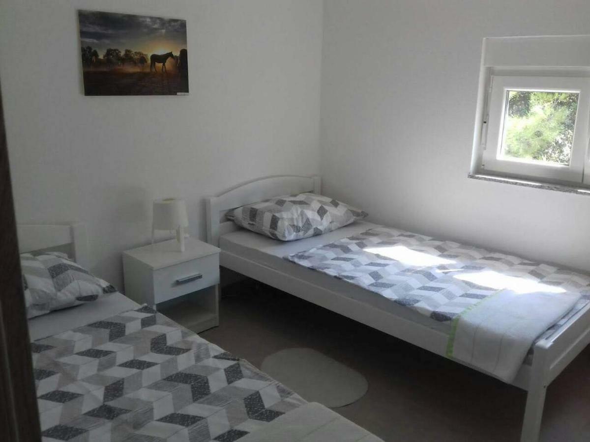Apartman Bunaric Vir Exterior photo